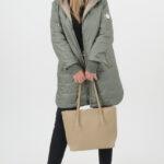 Dłuższa-kurtka-przejściowa-damska-zielona-z-zamkami-po-bokach (9)
