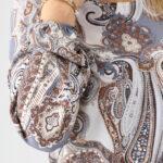 bluzka-damska-we-wzory-brązowo-biała (4)