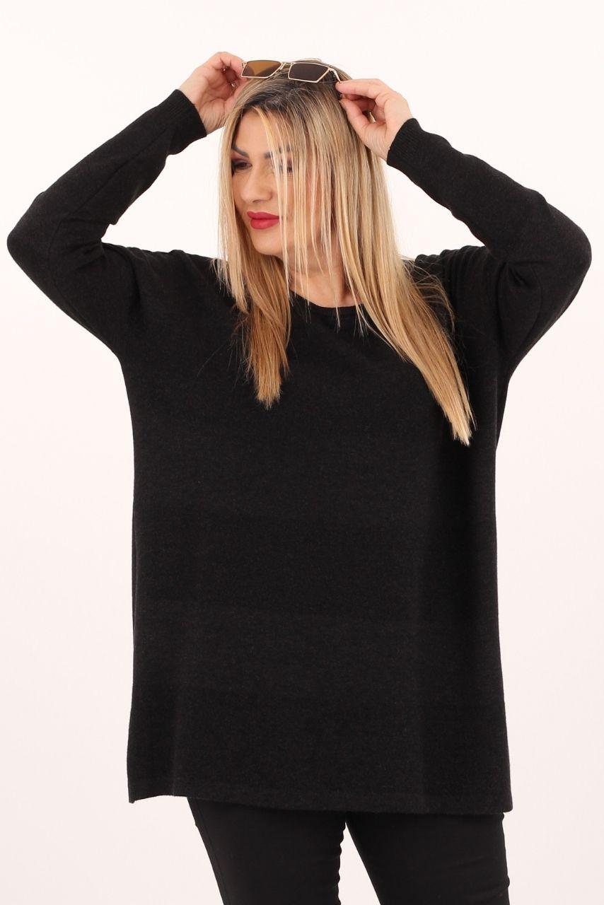Czarny sweter damski oversize