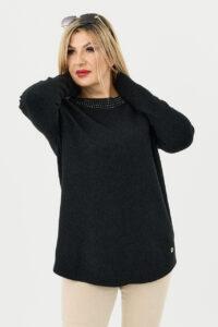 Czarny sweter z diamencikami