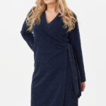 granatowa-sukienka-kopertowa-wiazana-z-boku (2)