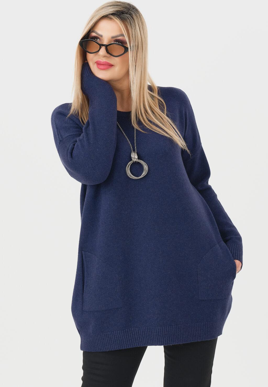 sweter plus size damski w kolorze granatowym