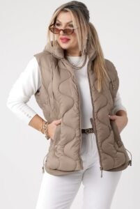 Beżowa kamizelka pikowana plus size 42-52, damski bezrękawnik w dużych rozmiarach