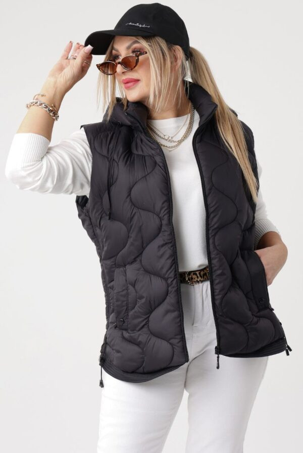 Czarna kamizelka pikowana plus size 42-52, damski bezrękawnik w dużych rozmiarach