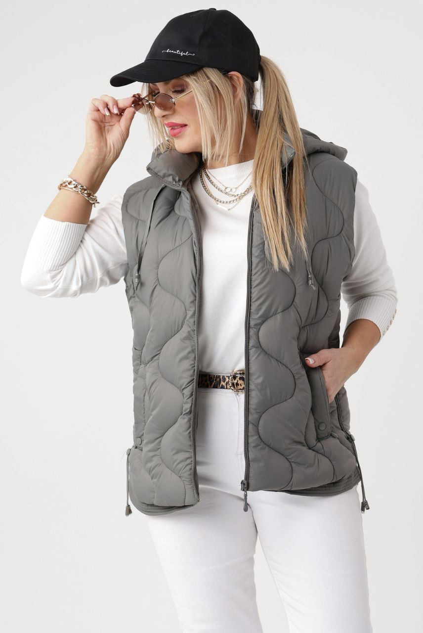 Szara kamizelka pikowana plus size 42-52, damski bezrękawnik w dużych rozmiarach