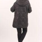 kurtka-damska-z-dluzszym-tylem-czarna (4)