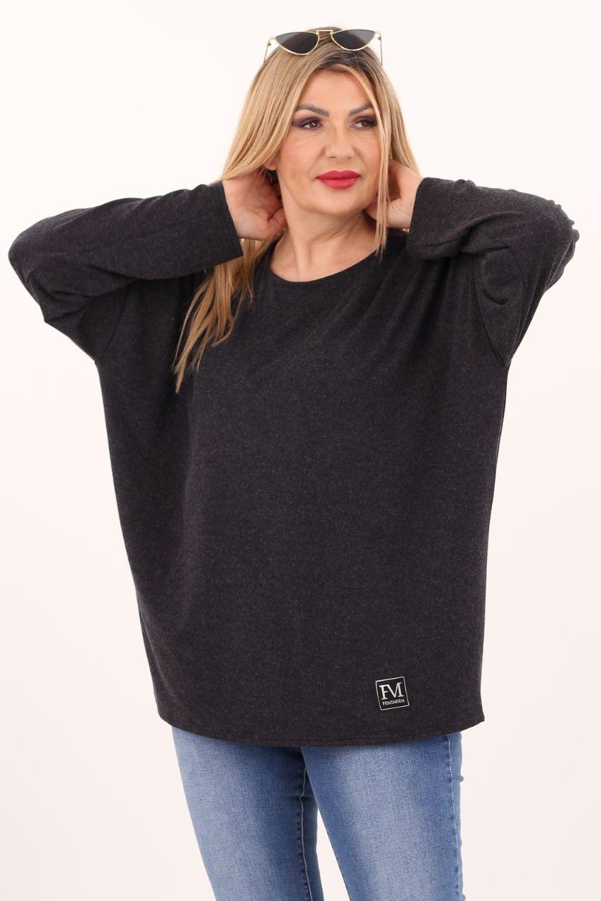 Czarna bluzka plus size o luźnym kroju, bluzka duży rozmiar XXL dla puszystych