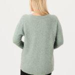 mietowy-sweter-z-diamencikami (9)