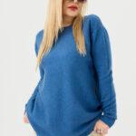 Niebieski sweter z diamencikami