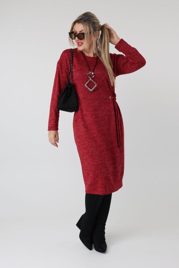 Sukienka na co dzień plus size bordowa – moda dla puszystych