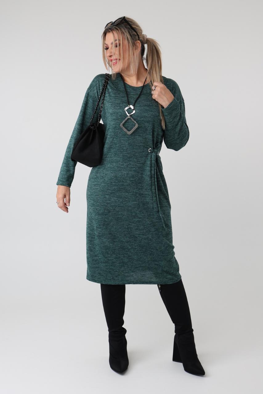 Sukienka na co dzień plus size zielona – moda dla puszystych