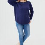 sweter-z-rozcieciami-po-bokach-granatowy (1)