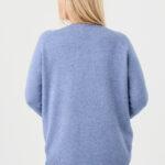 sweter-z-rozcieciami-po-bokach-jeansowy (2)