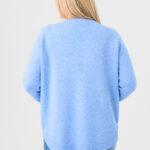 sweter-z-rozcieciami-po-bokach-niebieski (2)