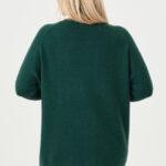 sweterek-z-dziurkami-butelkowa-zielen (2)