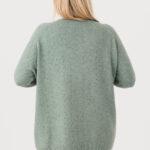 sweterek-z-dziurkami-mietowy (10)