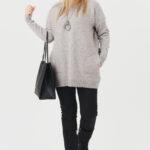 szary-sweter-damski-z-kieszeniami (7)