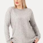 Szary sweter z diamencikami