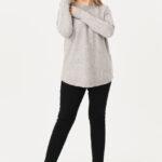 szary-sweter-z-diamencikami (3)