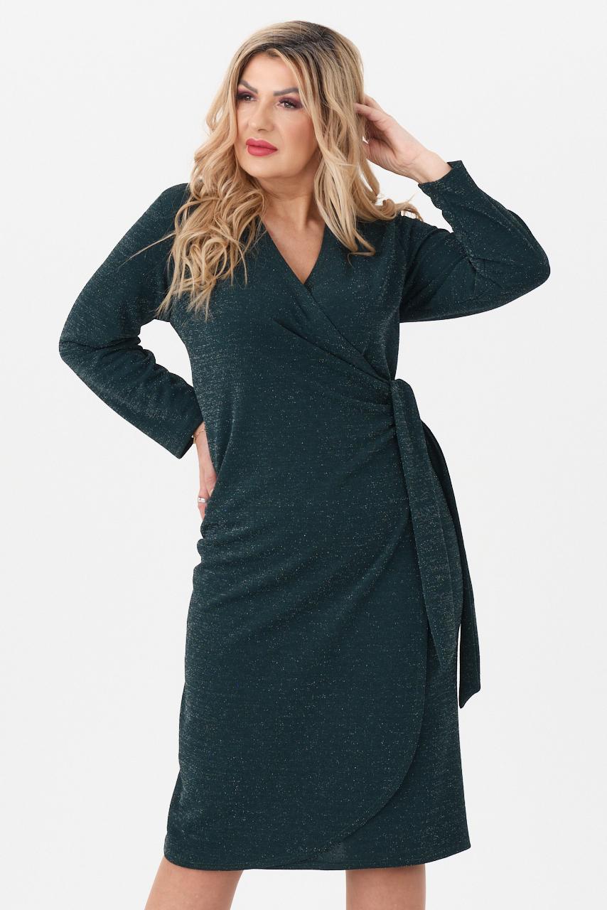 Zielona sukienka kopertowa wiązana z boku