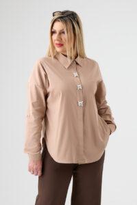 Beżowa elegancka koszula damska z ozdobnymi guzikami