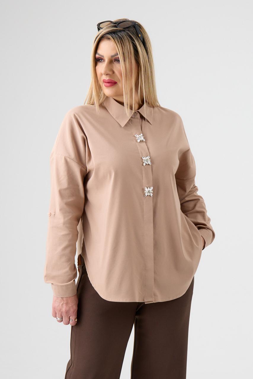 Beżowa elegancka koszula damska z ozdobnymi guzikami