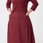 Bordowa-sukienka-bombka-plus-size-z-kieszeniami (4)