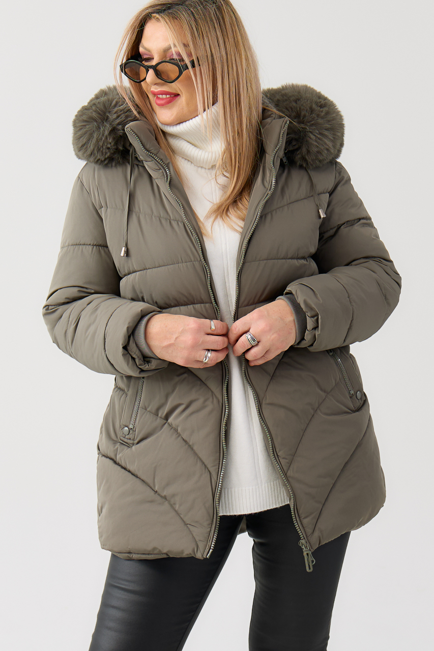 Damska kurtka zimowa PLUS SIZE pikowana szara