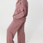 Elegancki-komplet-dresowy-damski-plus-size-beżowy (1)