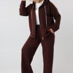 Elegancki-komplet-dresowy-damski-plus-size-brązowy (3)
