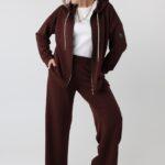 Elegancki-komplet-dresowy-damski-plus-size-brązowy (4)