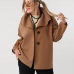 Jasnobrązowa-narzutka-damska-plus-size-na-guziki-42-50 (4)