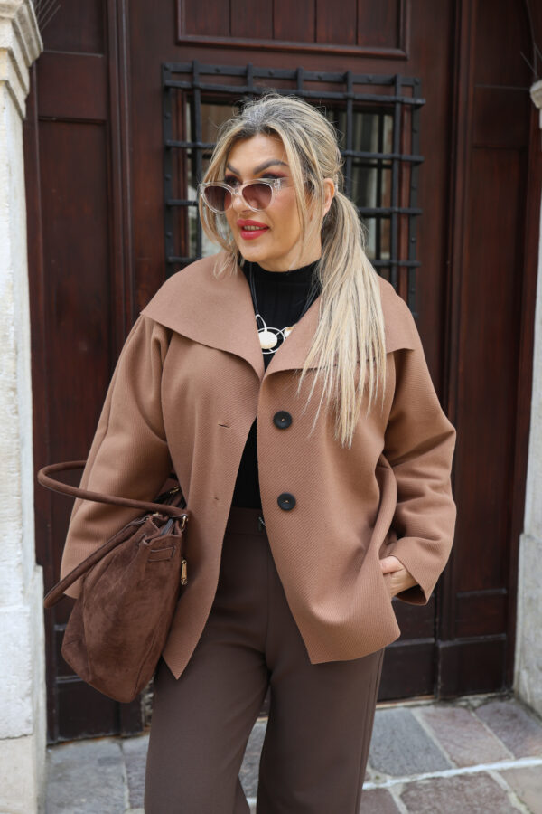 Jasnobrązowa narzutka damska plus size na guziki 42-50