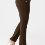 Spodnie-damskie-elastyczne-ciemny brąz (2)