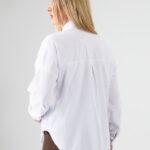 biała-elegancka-koszula-damska-z-ozdobnymi-guzikami (1)
