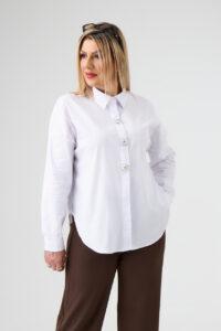 Biała elegancka koszula damska z ozdobnymi guzikami