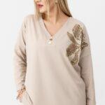 Bluzka z dekoltem v plus size beżowa