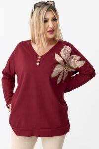 Bluzka z dekoltem v plus size bordowa
