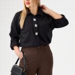 czarna-elegancka-koszula-damska-z-ozdobnymi-guzikami (7)