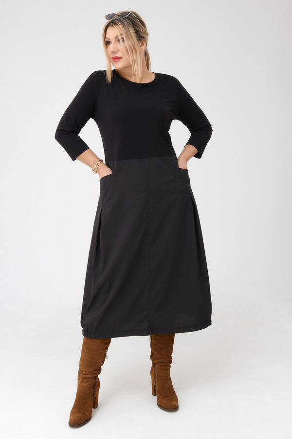 Czarna sukienka bombka plus size z kieszeniami