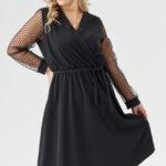 Elegancka sukienka z kopertowym dekoltem czarna