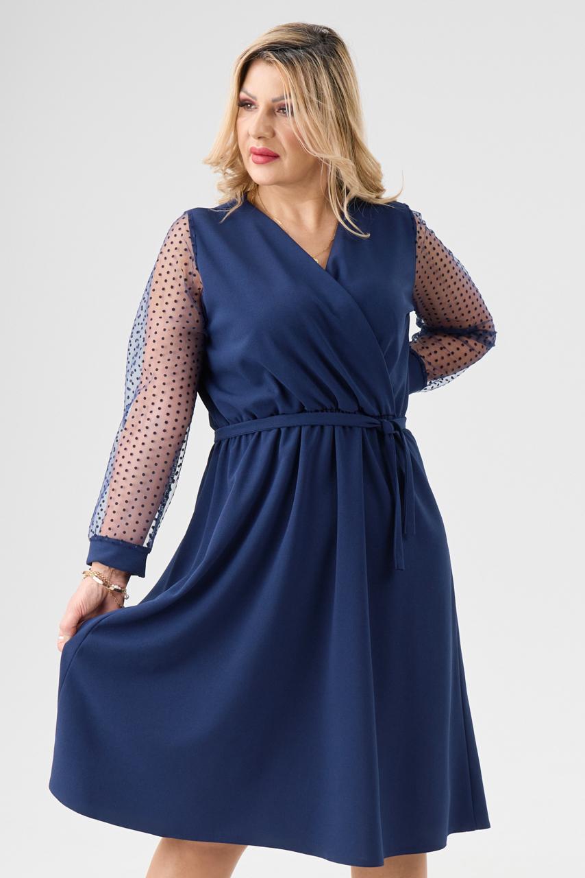 Elegancka sukienka z kopertowym dekoltem granatowa