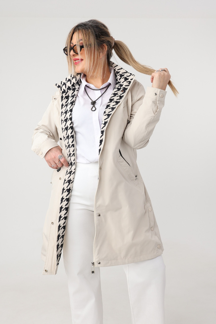 Wiosenna kurtka damska plus size ecru z pepitką