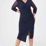 Sukienka elegancka plus size granatowa – sukienka z dekoltem kopertowym XXL