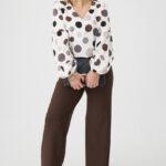 Elegancka-bluzka-z-bufiastymi-rękawami-PLUS-SIZE-w-groszki (6)