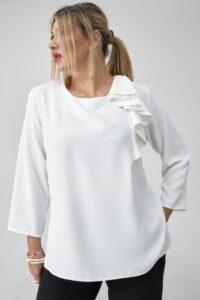 Bluzka plus size z falbanką biała – duże rozmiary 44–52