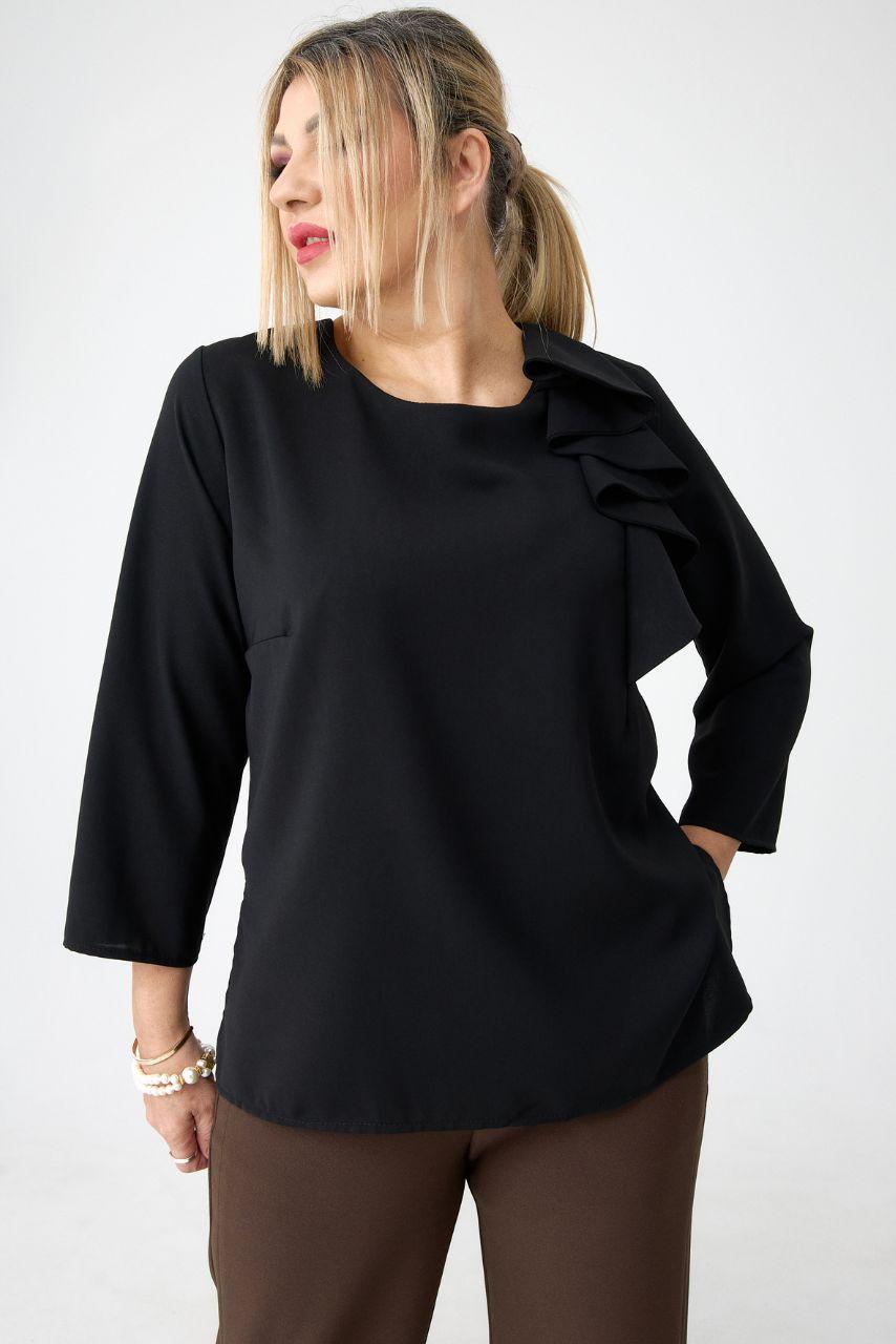Bluzka plus size z falbanką czarna – duże rozmiary 44–52