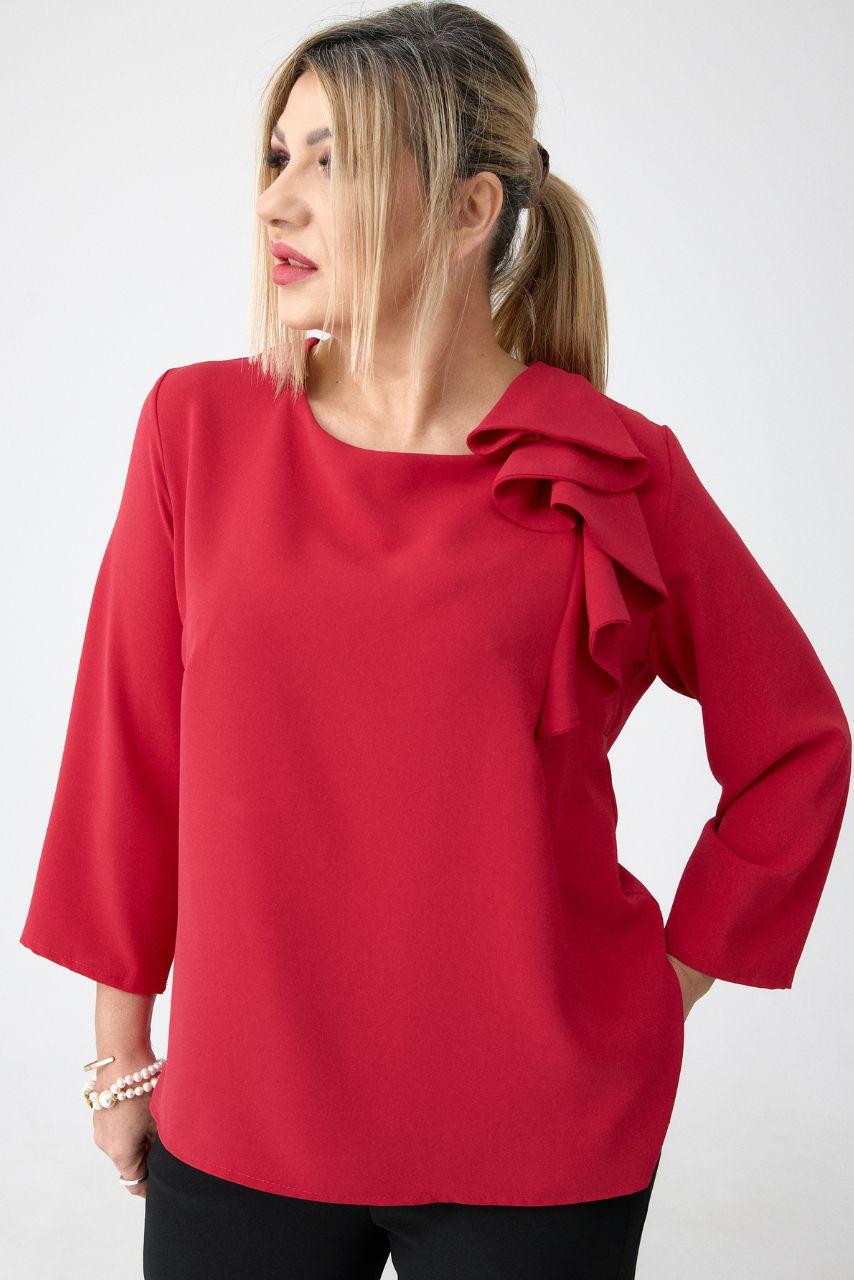 Bluzka plus size z falbanką czerwona – duże rozmiary 44–52