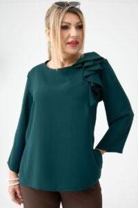 Bluzka plus size z falbanką zielona – duże rozmiary 44–52