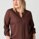 Elegancka bluzka w dużym rozmiarze brązowa – moda plus size